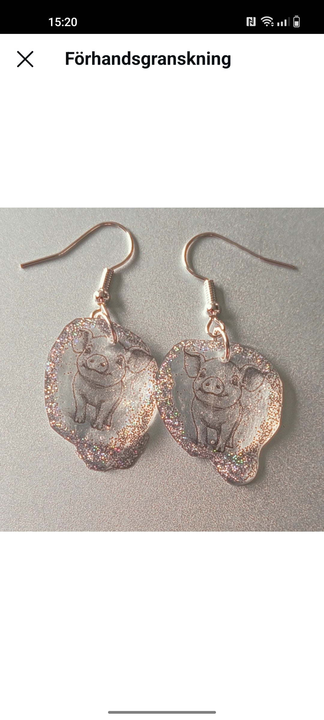 Örhängen med glada grisar