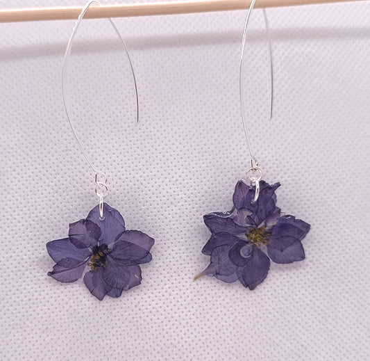 Örhängen med torkade blommor