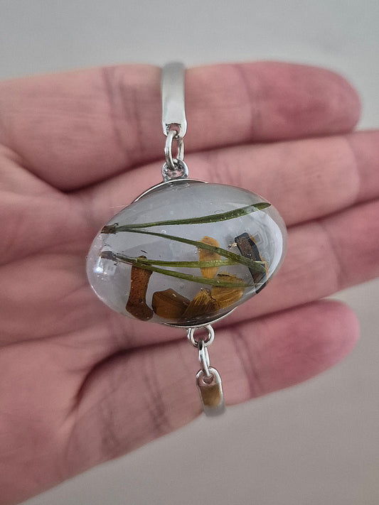 Armband med tallbarr och tigeröga