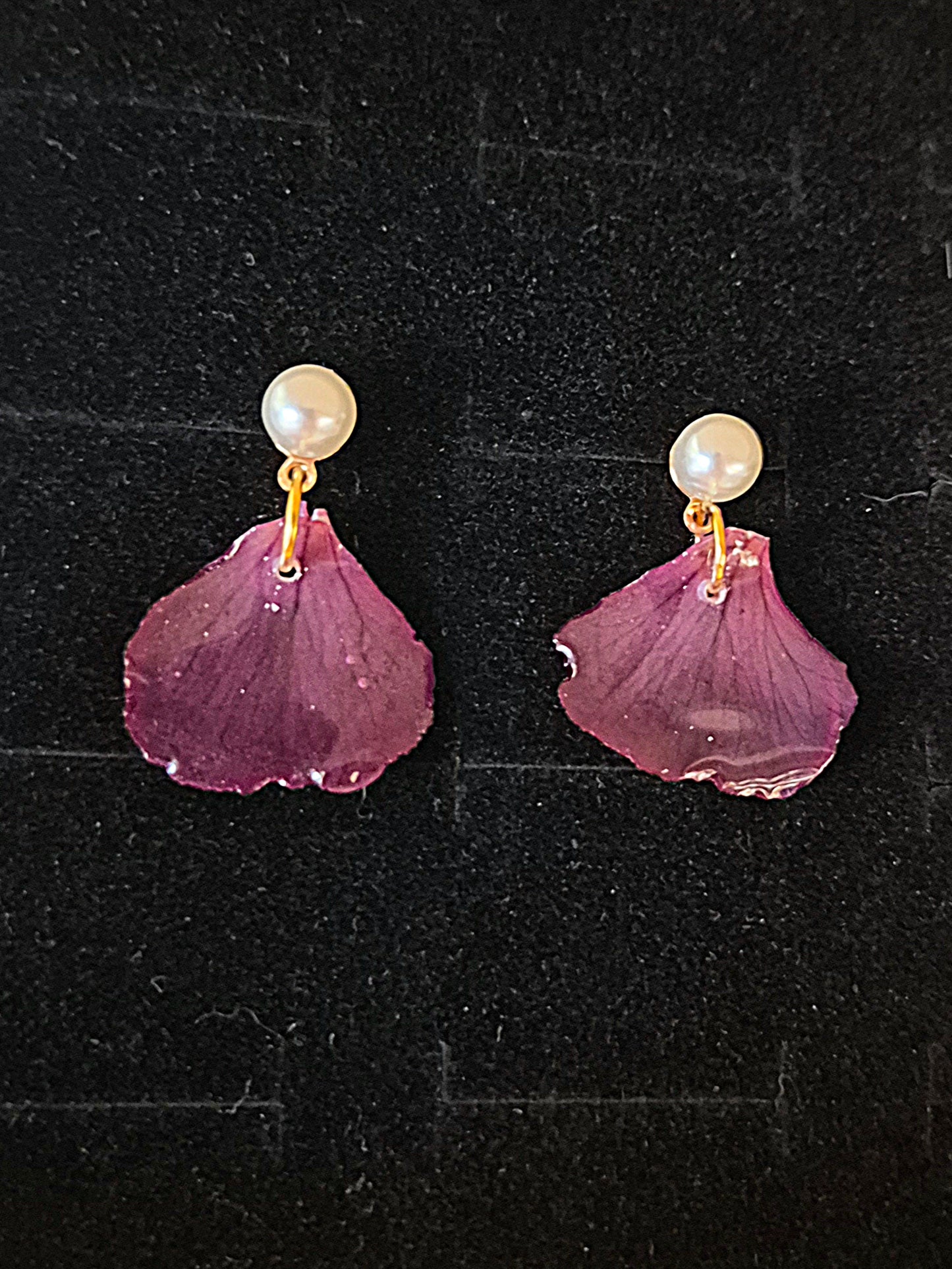 Örhängen med borstnejlika och pärlor