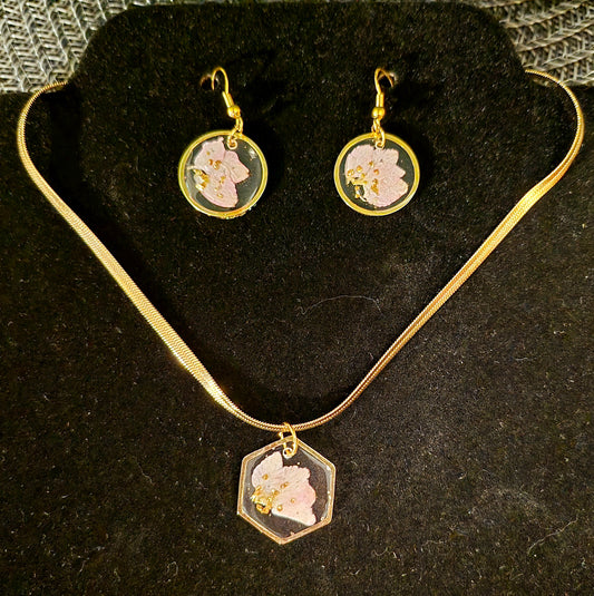 Julerbjudande: Örhängen och halsband 300kr.